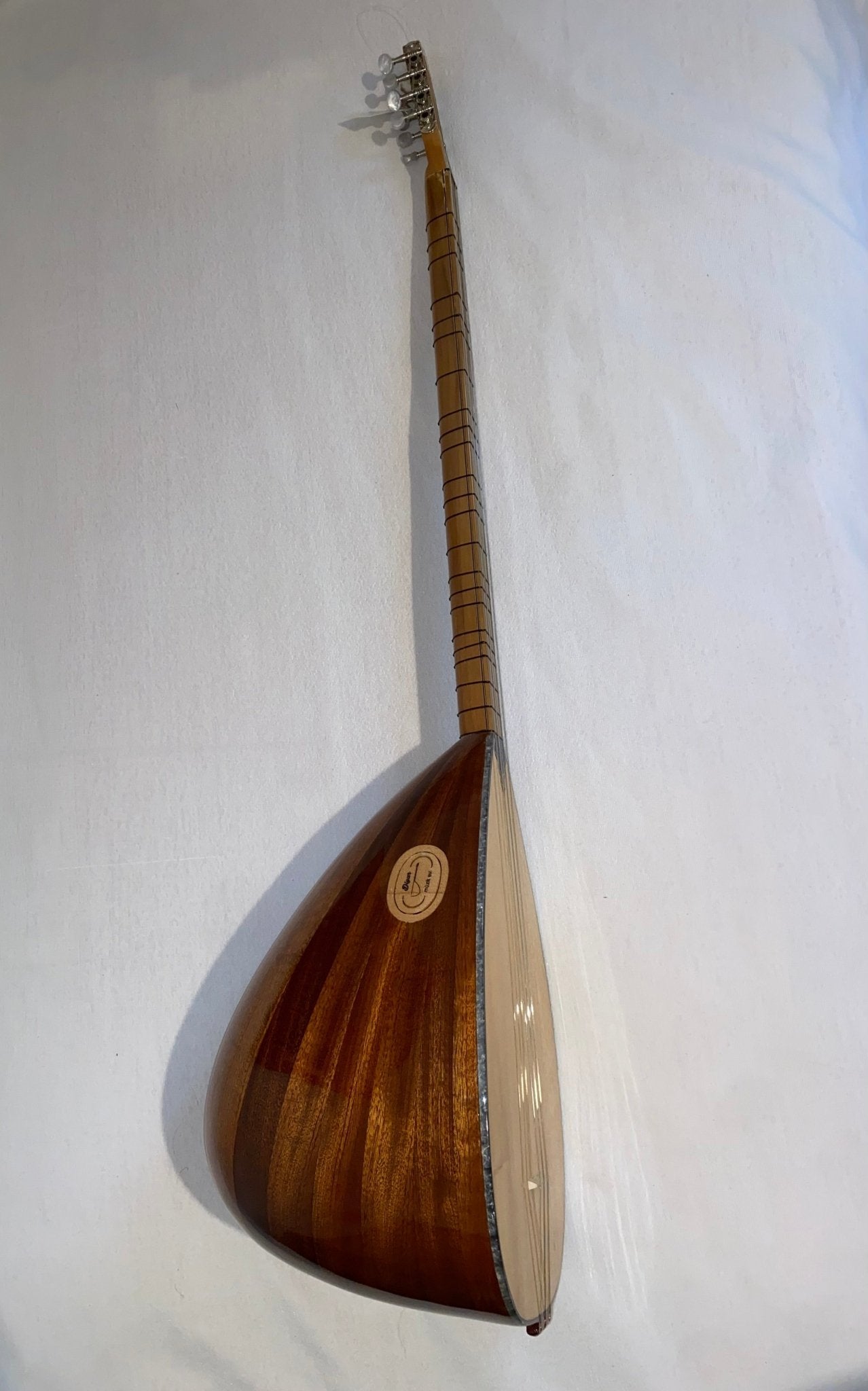 Découvrez ce superbe saz à manche long, fabriqué avec soin - Cham Music -