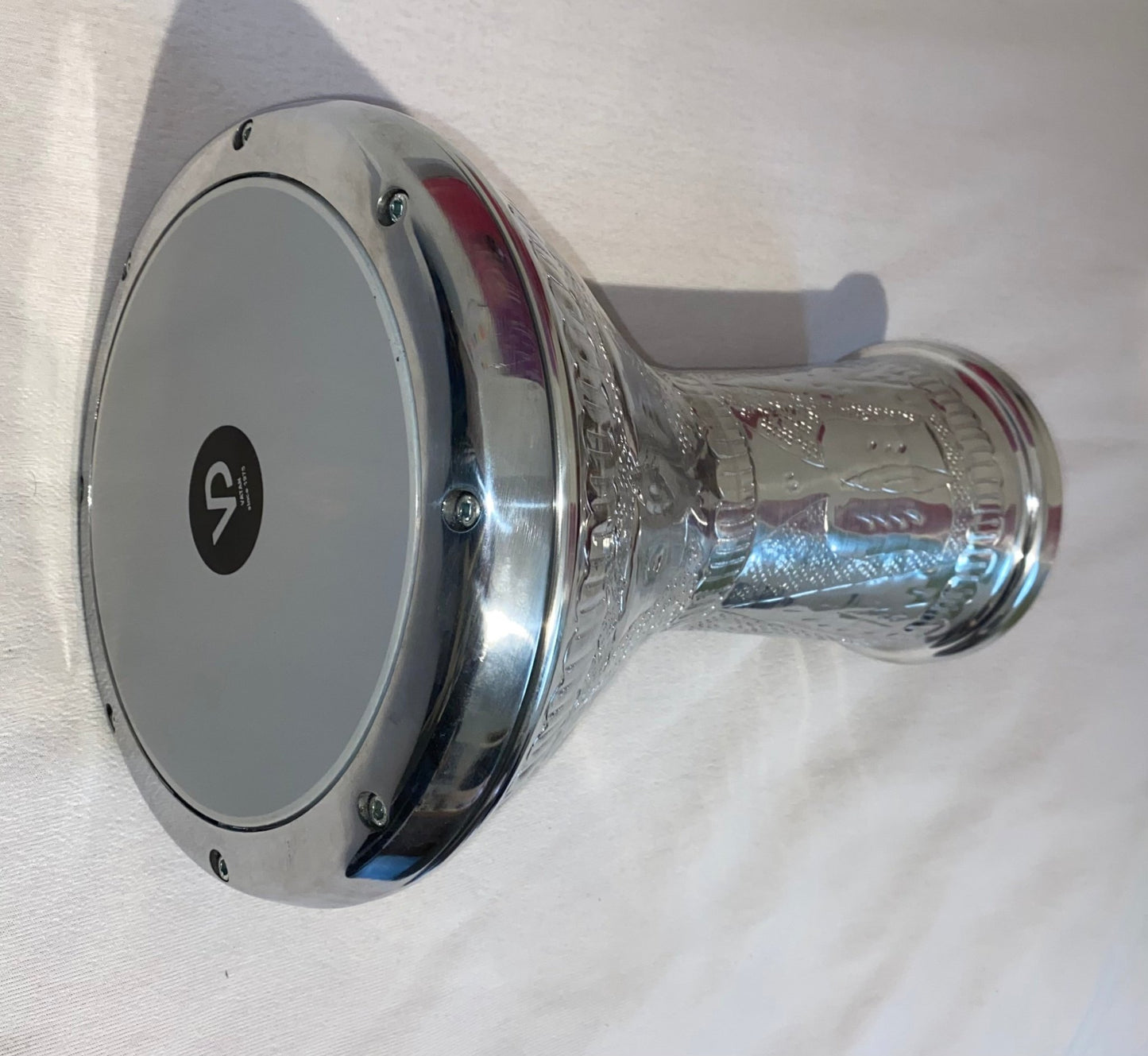 Découvrez cette darbouka égyptienne en aluminium martelée à - Cham Music -