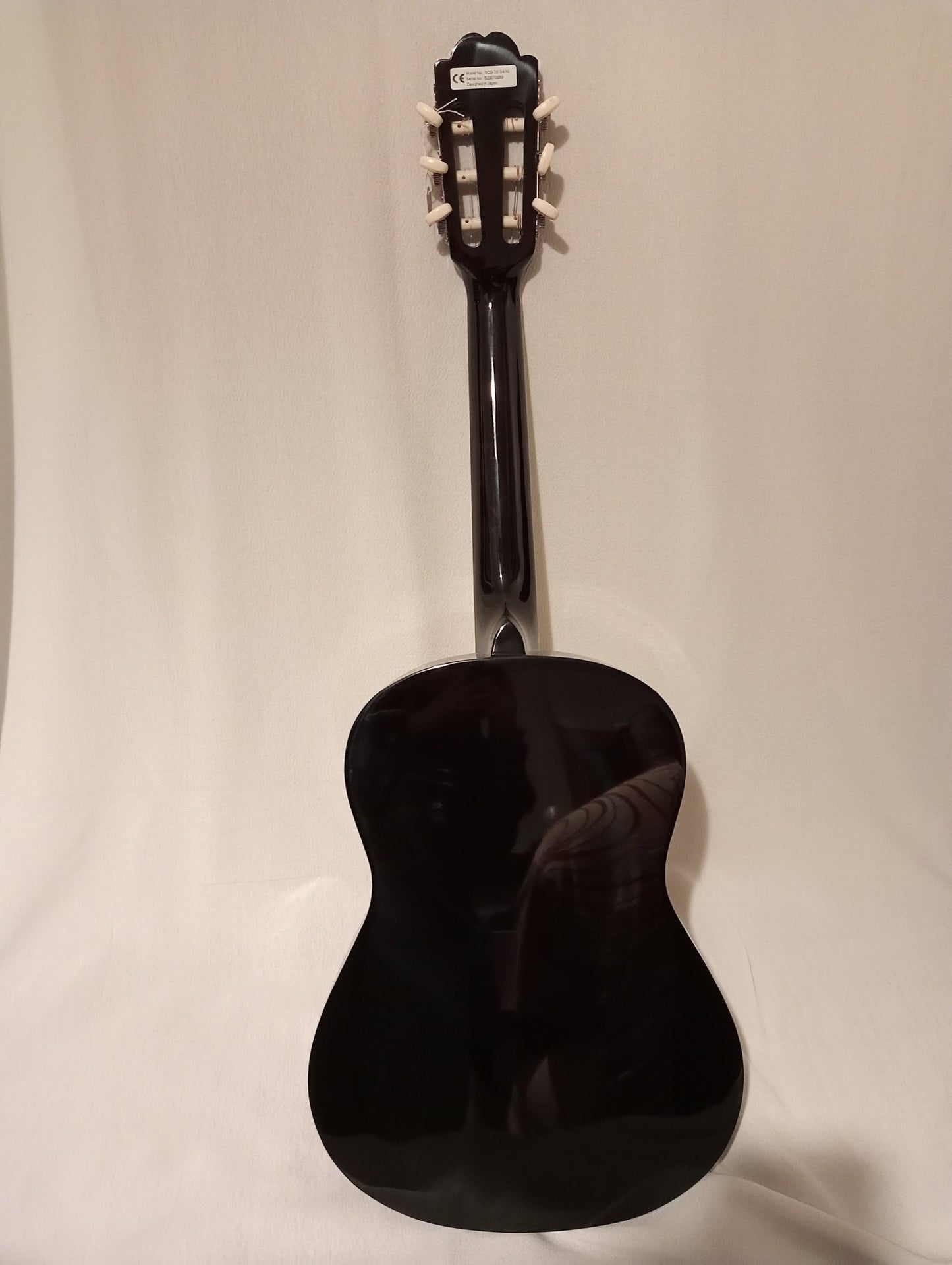 La guitare classique Suzuki allie des matériaux de qualité - Cham Music -