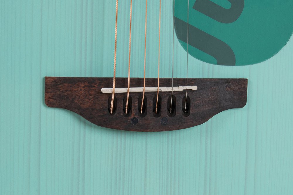Table : épicéa européen massif Connexion entre le manche et - Cham Music -
