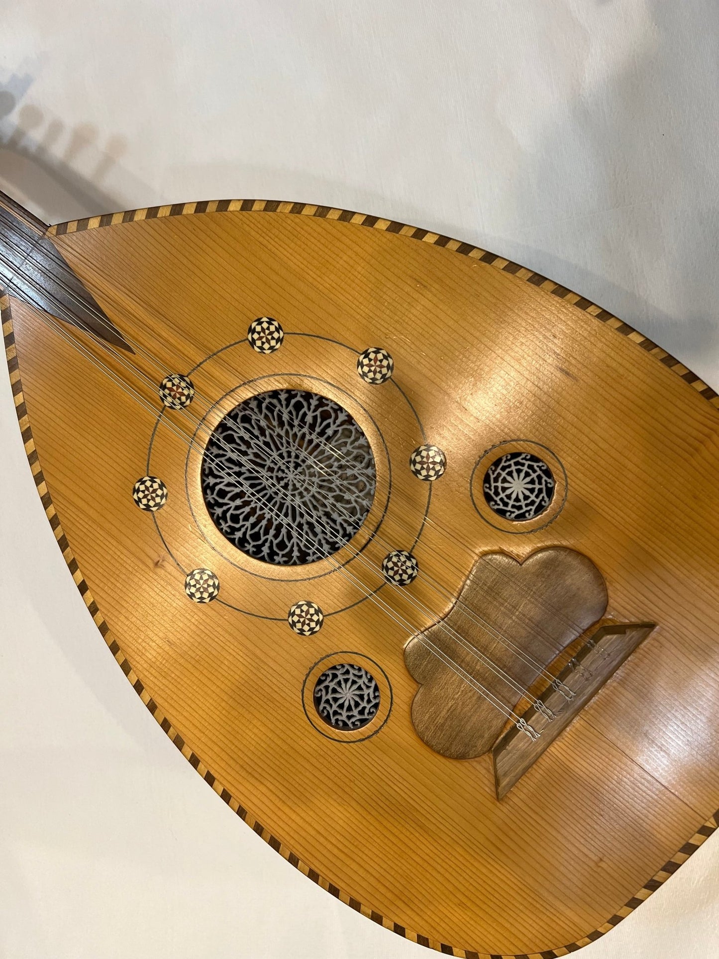 Un instrument chargé dâme, prêt à vibrer à nouveau - Cham Music -