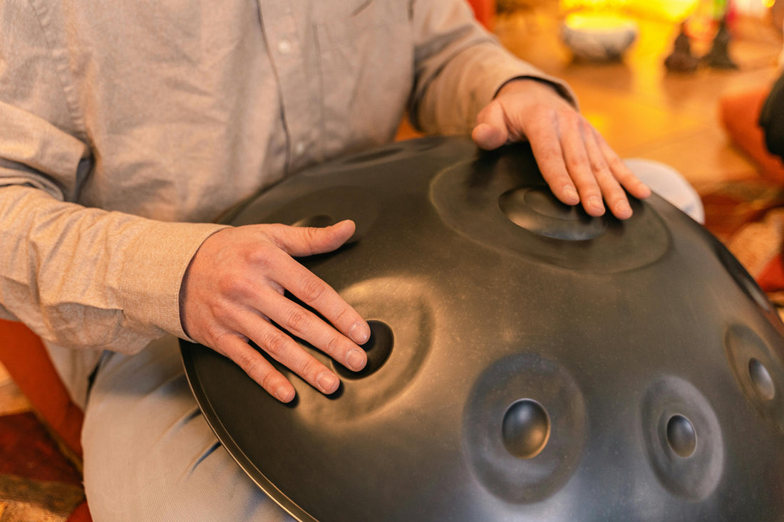 Handpan et tongue drum : c'est quoi ces instruments ?