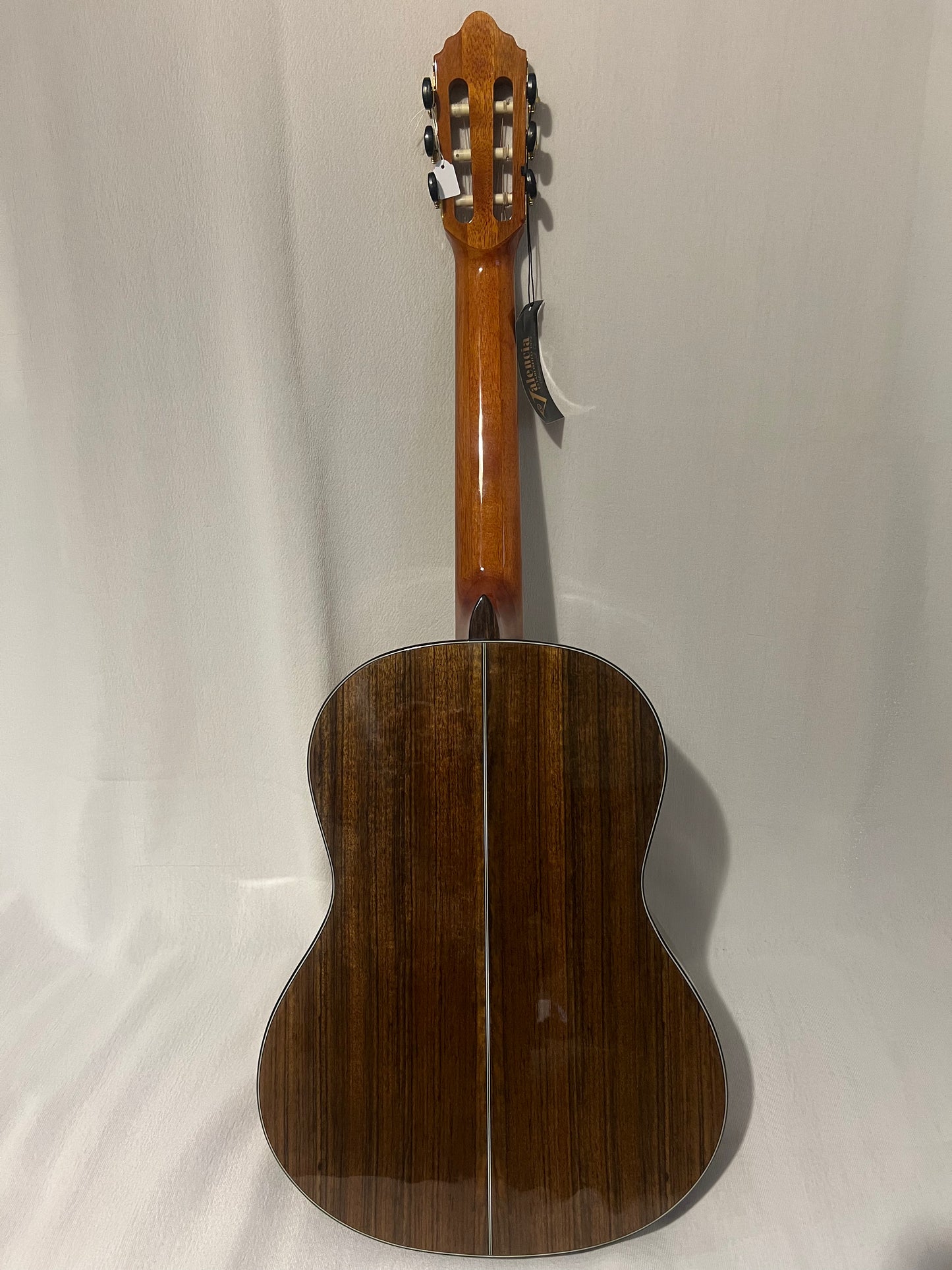 La guitare classique Valencia Série 560 est un instrument