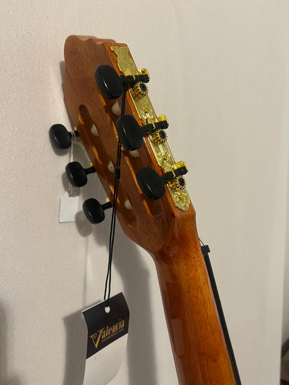 La guitare classique Valencia Série 560 est un instrument