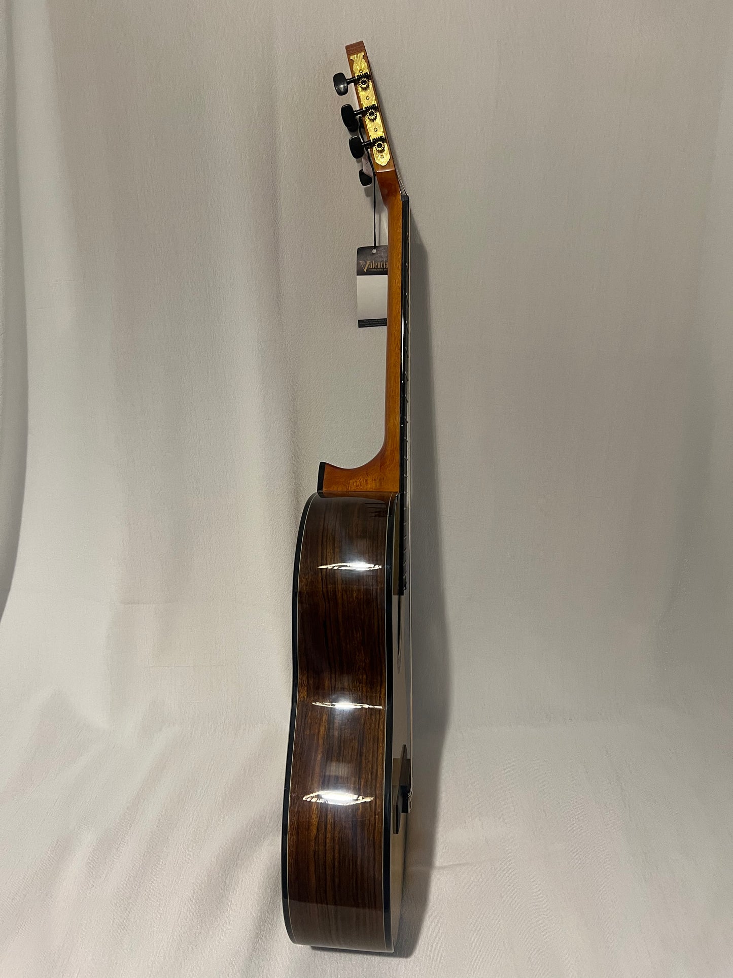 La guitare classique Valencia Série 560 est un instrument