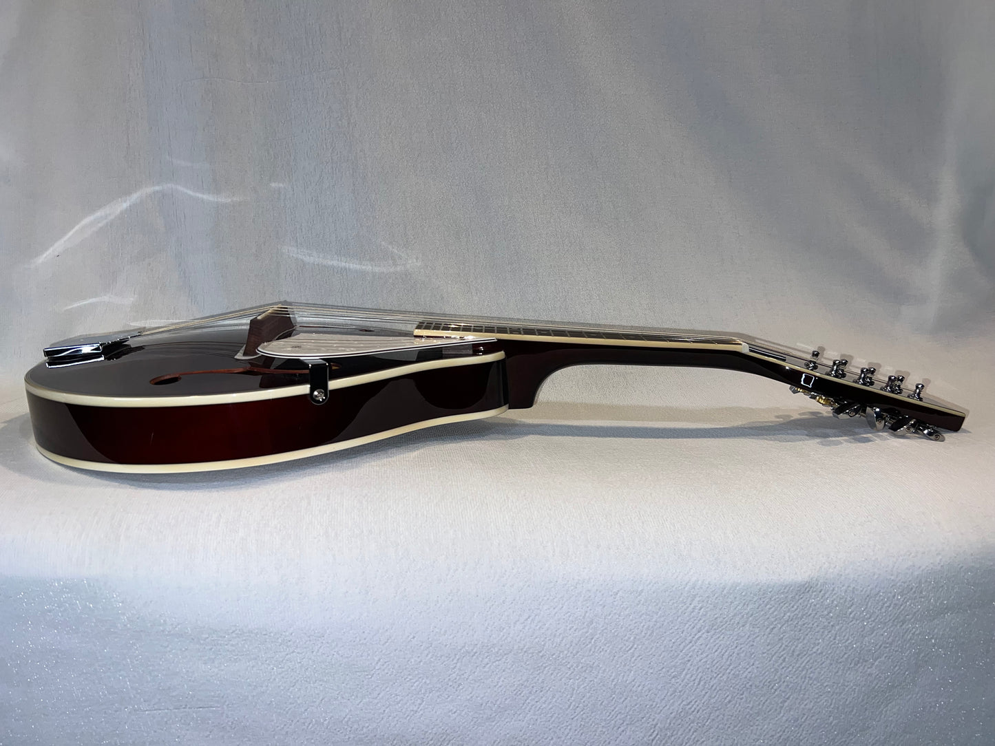 Mandoline Tanglewood A-Style - Finition Prune Brillant avec Ouïes en F