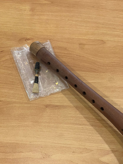 Cette zurna turque artisanale est fabriquée en bois de