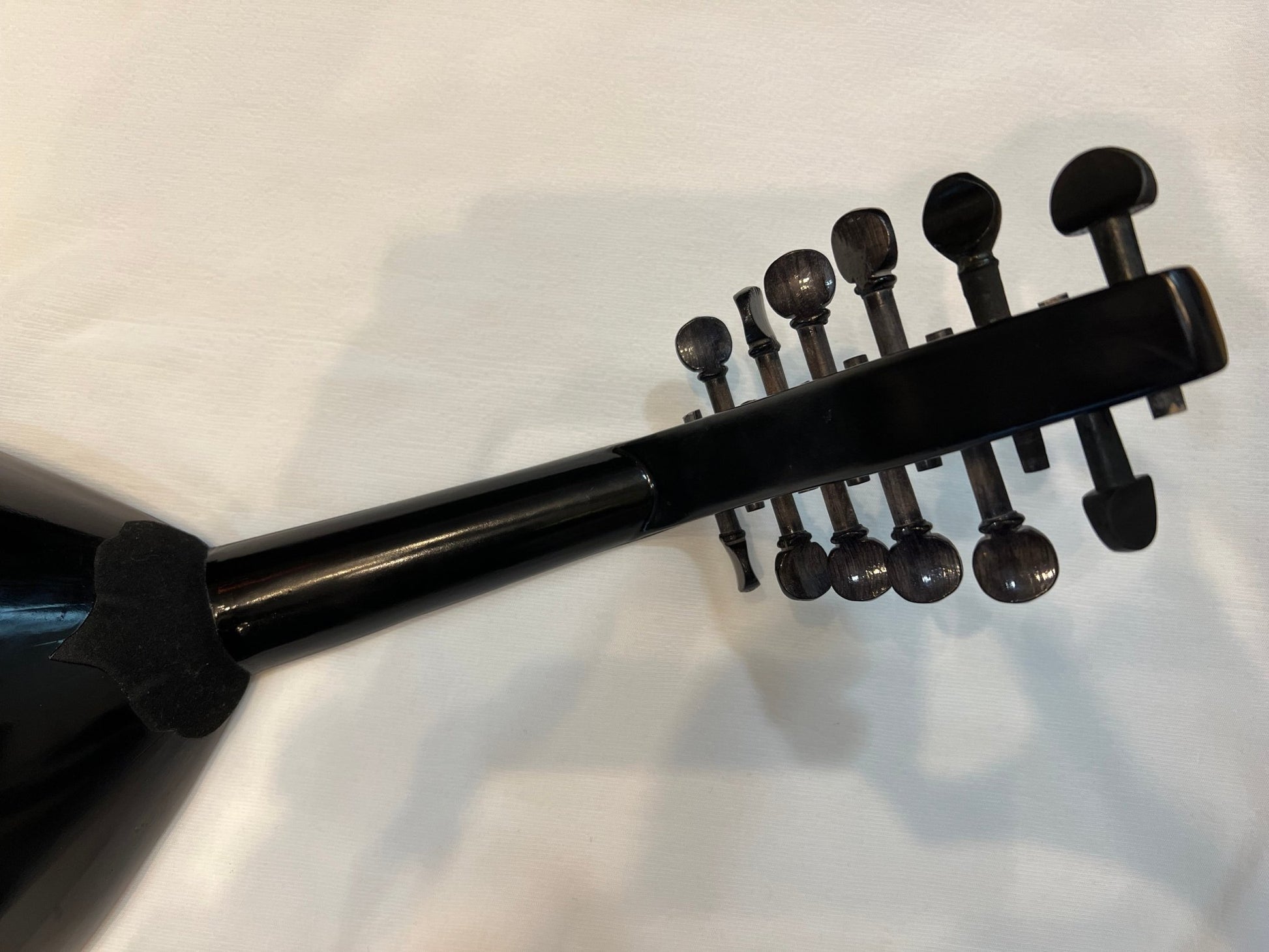 Compact, amplifiable et prêt à jouer Ce oud égyptien taille - Cham Music - 