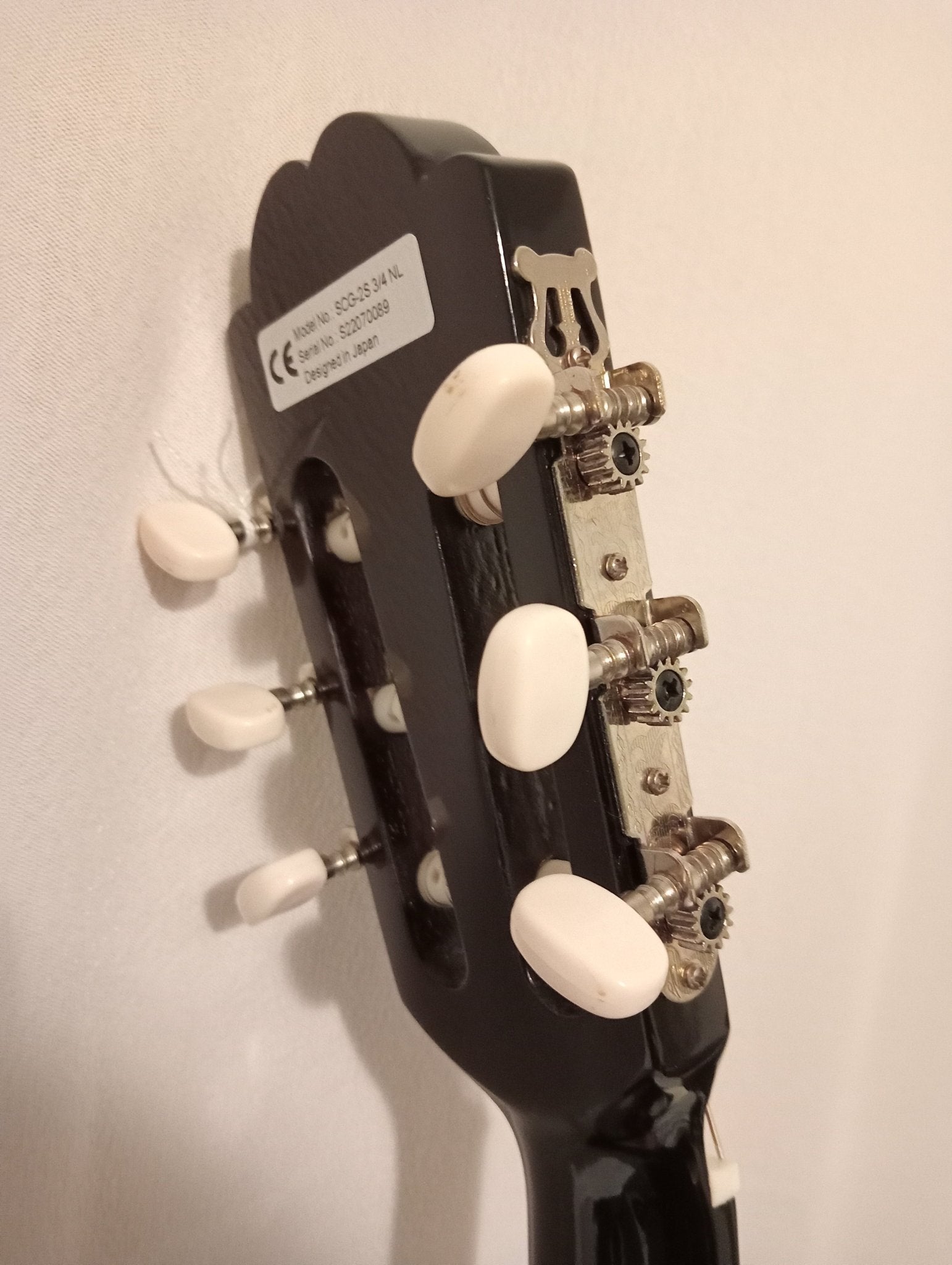 La guitare classique Suzuki allie des matériaux de qualité - Cham Music -