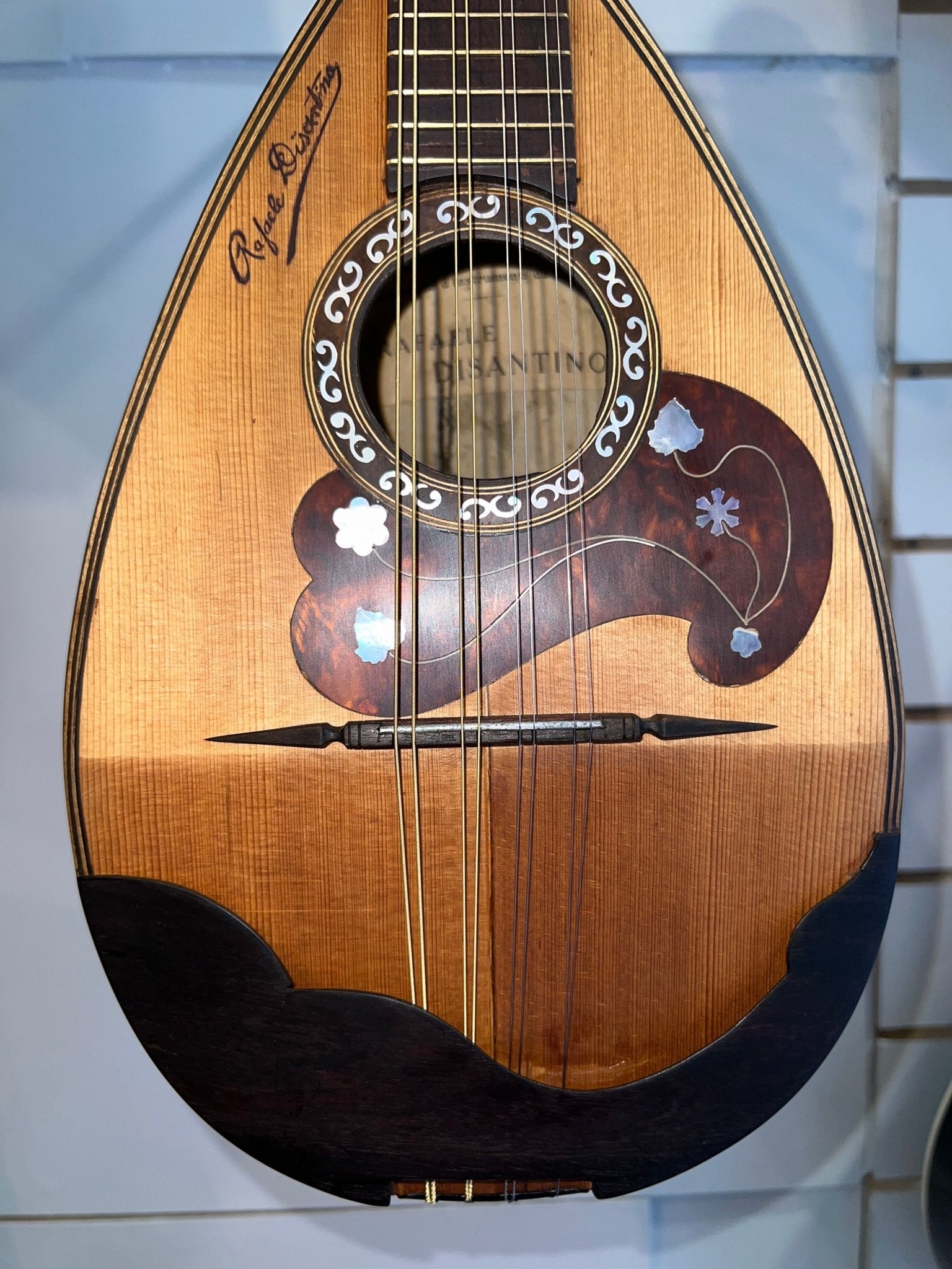Ancienne mandoline napolitaine 8 cordes fin XIXème Ancienne mandoline napolitaine 8 cordes fin XIXème