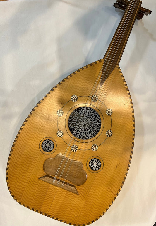 Un instrument chargé dâme, prêt à vibrer à nouveau - Cham Music - 